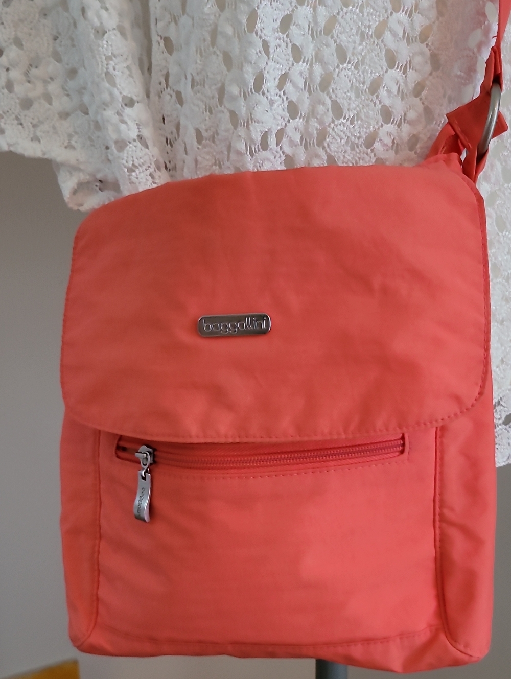 Baggallini Crossbody Bag in Melon/Sunset medium-sized, water-resistant - Picture 3 of 16